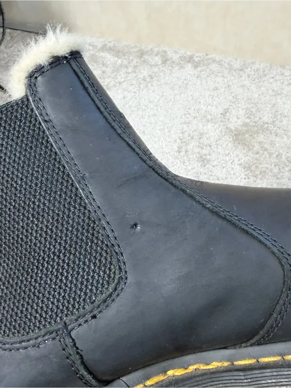 Dr. Martens Women’s 2976 Leonore Faux Fur Lined Chelsea Boots Leather in Black 9 - Image 16