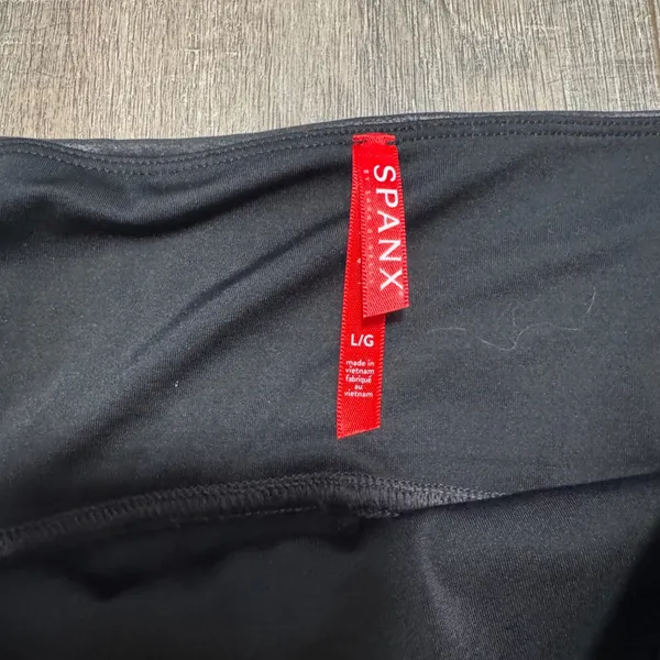 SPANX Faux‎ Leather High Waisted Leggings Black Size Large - Image 2