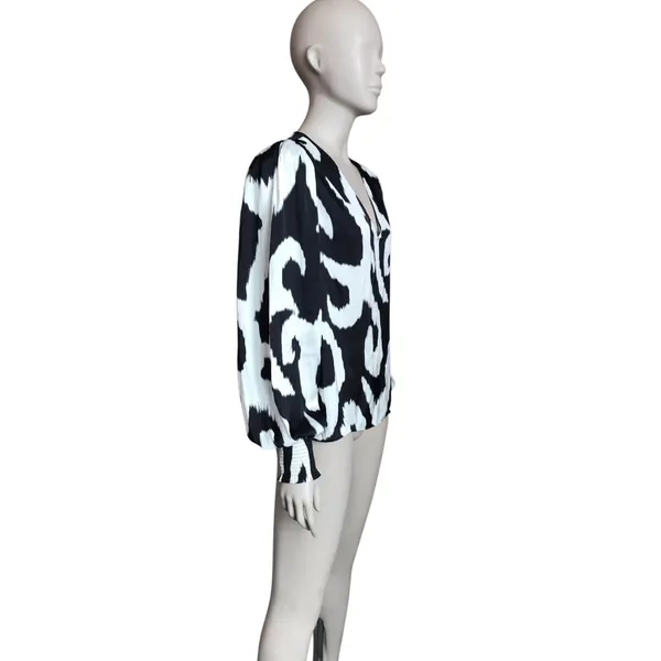 Express Black and White Patterned Blouse - Image 4