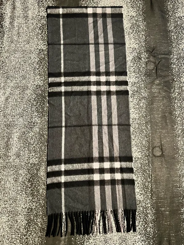 Burberry 100% Cashmere Grey/Black Classic Check Plaid Fringe Unisex Scarf - Image 2