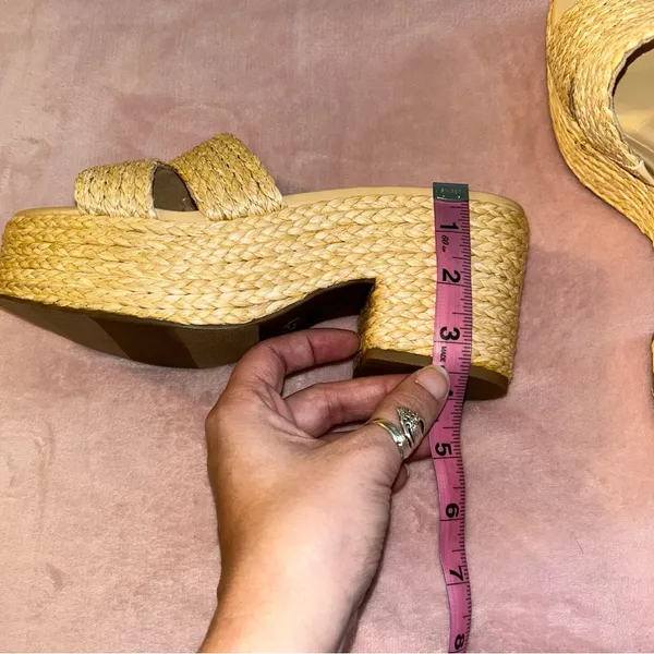 Wild Pair Niftyy woven espadrille beige heeled wedge size 8.5 open toe - Image 6