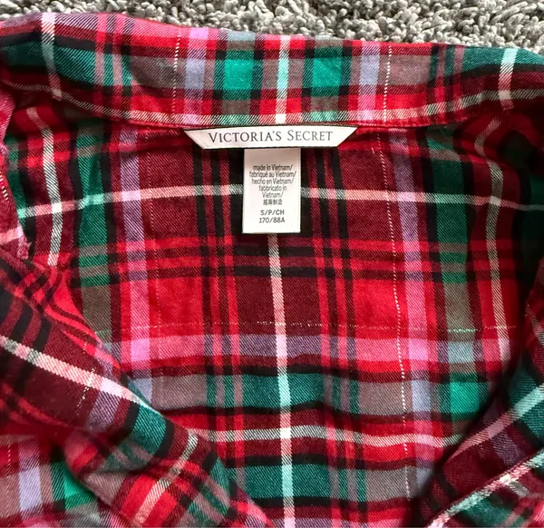 Victoria's Secret Red and Green Plaid Short Pajama Set - Image 3