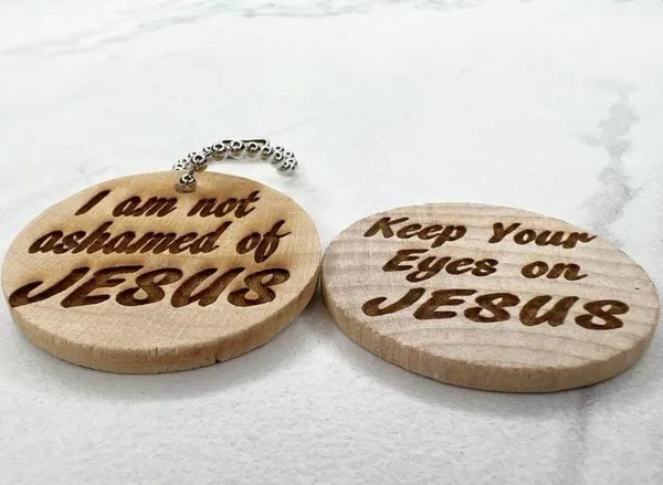 Keep Your Eyes on Jesus Romans 1:16 Wood Ball Chain Keychain Keyring and Disk - Image 3