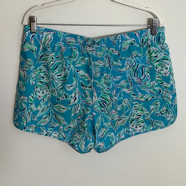 Lilly Pulitizer Luxletic Ocean Trail Athletic shorts‎ size large - Image 4