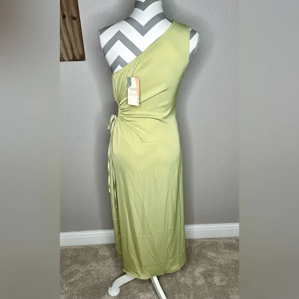BTFBM NWT Chic One Shoulder Dress in Light Green - Image 2