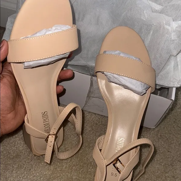 Amazon Dream Paris women’s Elegant Cream Block Heel Sandals 9.5 like new - Image 5