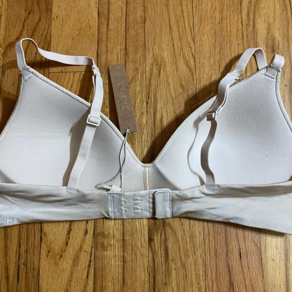 SKIMS Wireless Bra 34A - Image 4