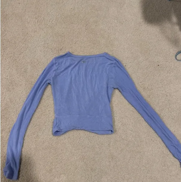 Alo Yoga Long Sleeve Top - Image 4
