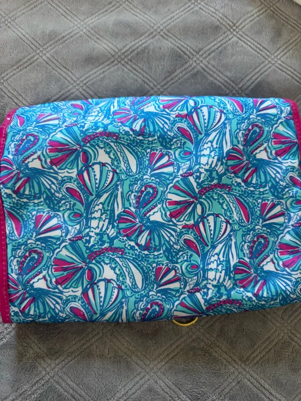 Lilly Pulitzer Hanging Valet Toiletry Bag in My Fans - Blue/ Pink - Image 4
