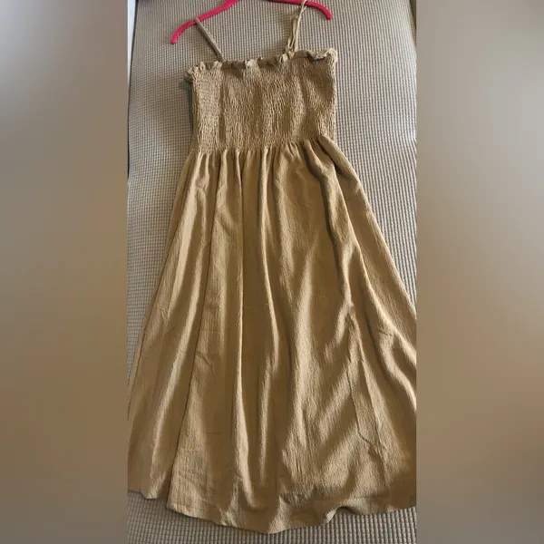 H & M sleeveless calf-length dress in crinkled jersey. Tan size L - Image 6