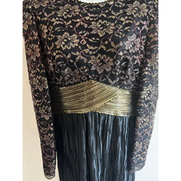 Ricki Lang‎ for Steven Stoll Gown Size 12 Black Gold Metallic Lace Pleated Maxi - Image 9