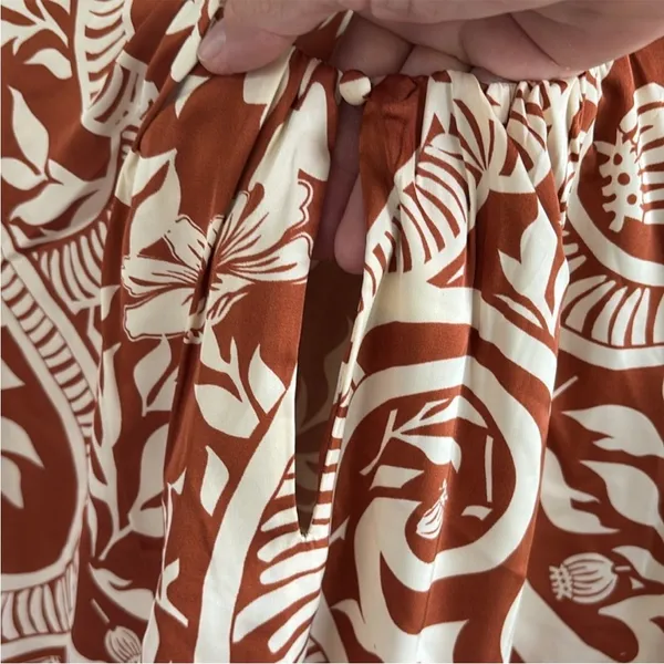 EUC Joie Floral Blouse Chestnut Cream Size Large - Image 3