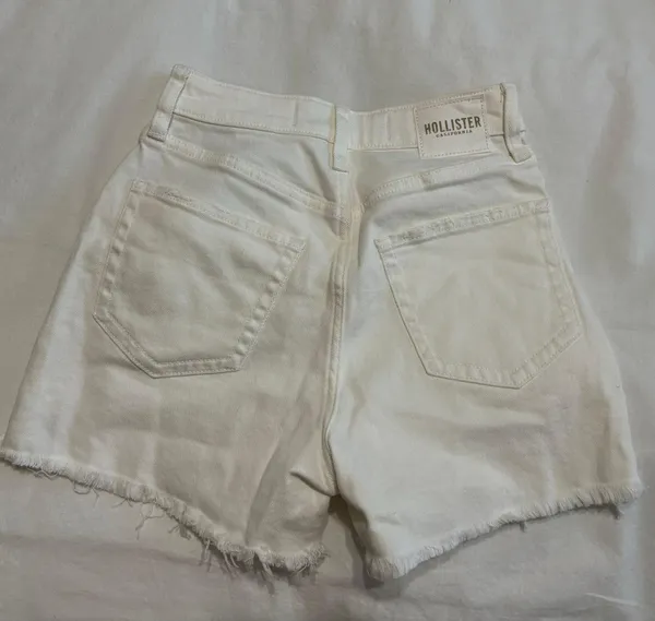 Hollister Curvy Ultra High Rise Mom Shorts - Image 2