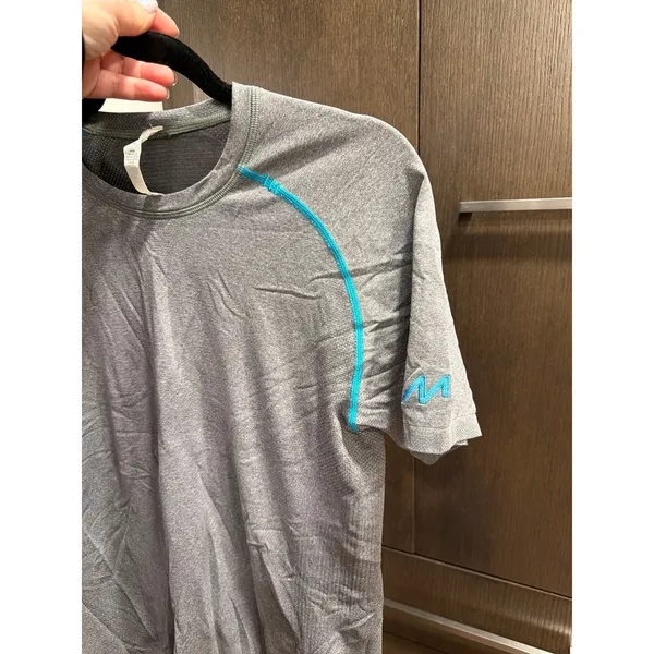 Lululemon Athletica Mens small Short sleeve athletic‎ Shirt Tee - Image 4