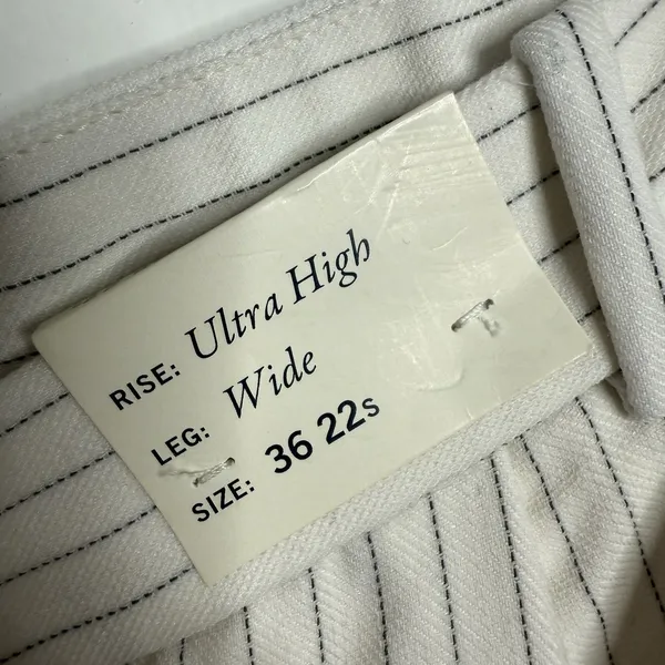 NWT Abercrombie & Fitch Ultra High Rise Wide Leg Pinstripe Pants White 22‎ Short - Image 4