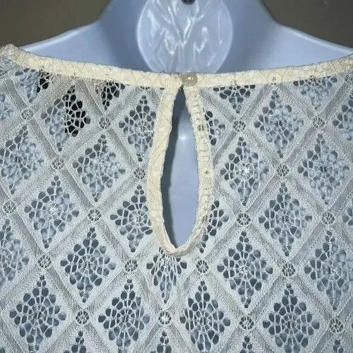 THE LIMITED Ivory Open Lace Crochet Belled Sleeve Top‎ NWOT Size XS - Image 7