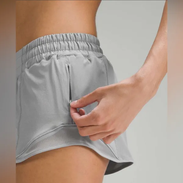 Lululemon Hotty Hot Low-Rise Lined Shorts 2.5” in Rhino Grey Size 10 - Image 3