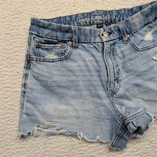 American Eagle Curvy Relaxed Short Light Wash Distressed Denim‎ Size 6 Strigid - Image 4