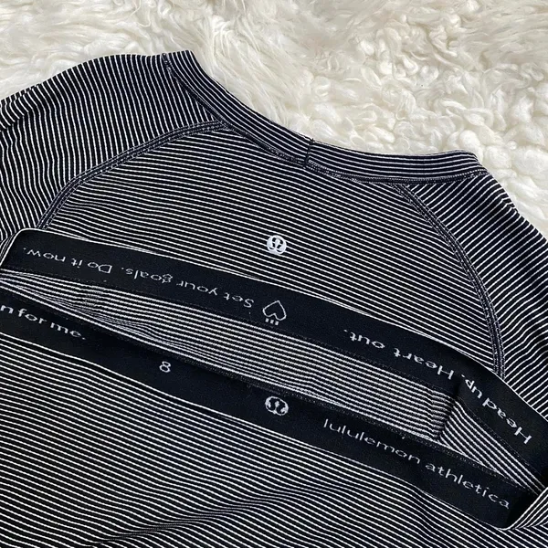 Lululemon Black White Stripe Swiftly Tech Long Sleeve Thumb Holes Sporty Yoga - Image 5
