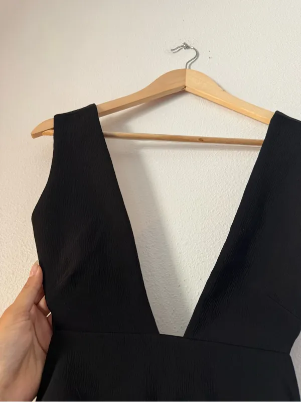 Solace London Black V-Neck Cutout Maxi Dress - Image 5