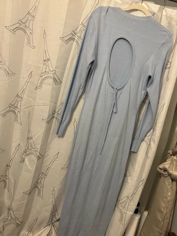 Light blue dress with opening in back - Image 3