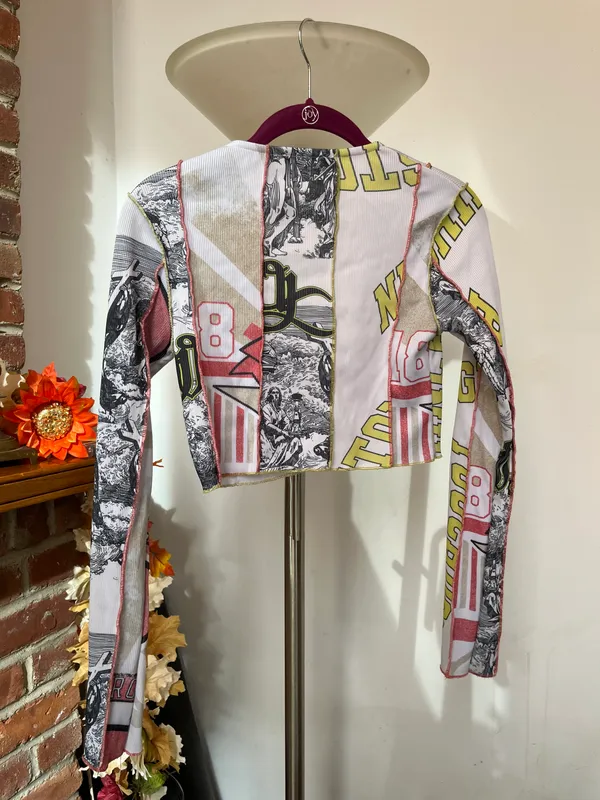 Jaded London Graphic Long Sleeve Crop Top - Image 5