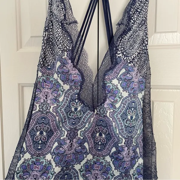 Victoria’s Secret Deep V Satin Lace Paisley Print Slip Dress Intimates Sz Medium - Image 8