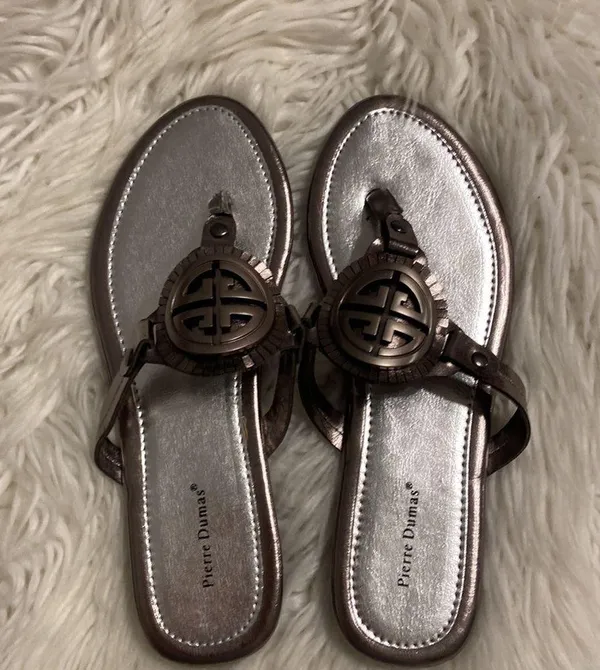 Pierre Dumas Sandals size 9 BNWOT color silver please see all photos - Image 10
