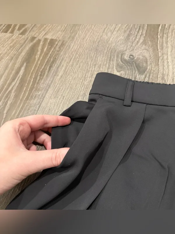 NWT Halara Black Flow Pleated High Rise Shorts - Image 3
