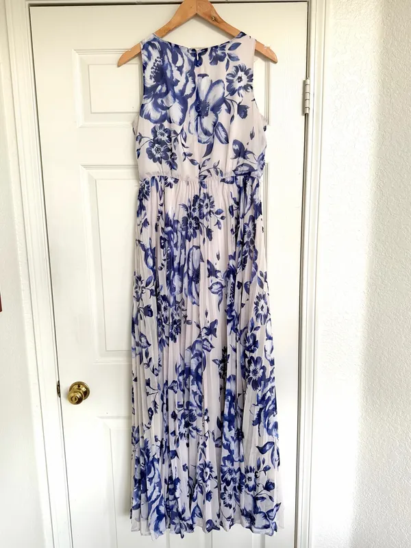 Eliza J Pleated Chiffon Blue White Floral Maxi Dress Size 8 - Image 4