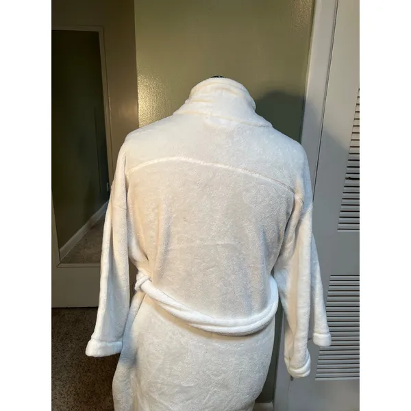Stars Above Women's Size XL/XXL Plush Robe White Pockets Long Sleeve Wrap Tie - Image 7