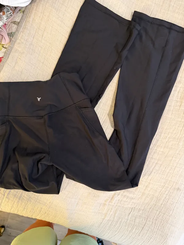 Old Navy Flare Leggings Black S - Image 3
