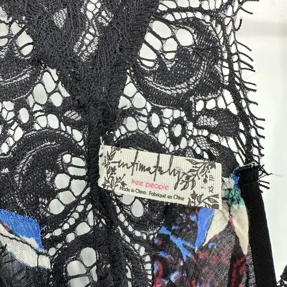 Intimately Free by Free‎ People size XS tank top with lace neck & trim black - Image 5