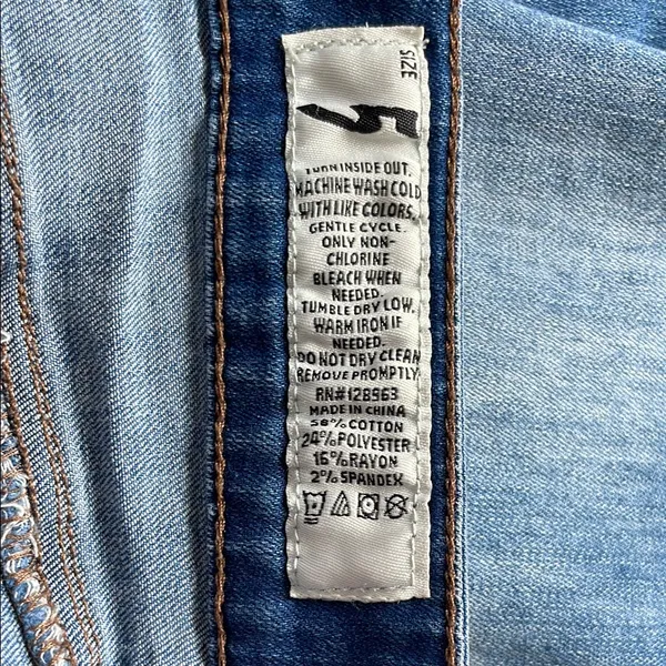 Indigo Rein Distressed Ankle Jeans in Blue - Image 14