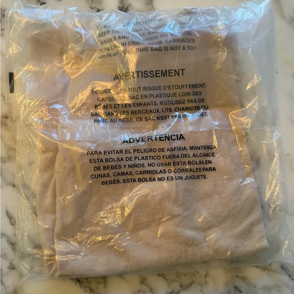 EUC QUINCE Lightweight Cotton Cashmere Crew Sweater - small hole customer return - Image 9