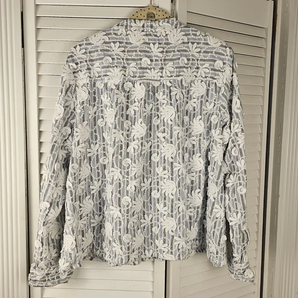 Pilcro Anthropologie The Whitney Tropeze‎ Embroidered Button Front Blouse Medium - Image 2