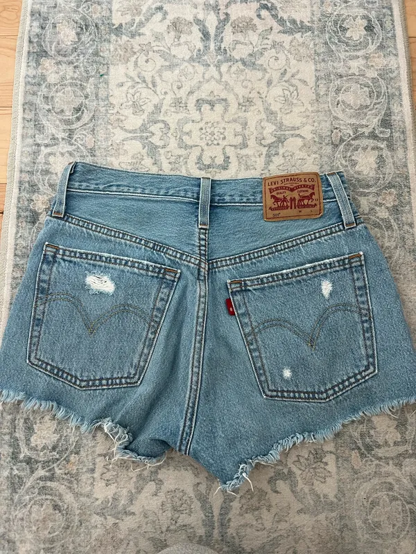 Levis Denim Shorts - Image 3