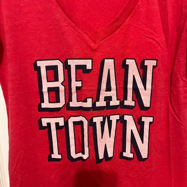 Local pride by Tom Snyder red bean town shirt in large - Image 2