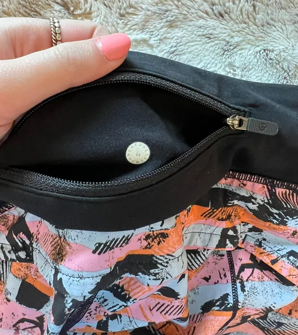 Lululemon SHORTS - Image 3