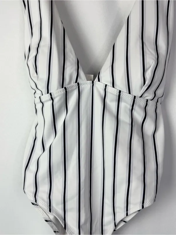 Cupshe‎ White & Black Stripe V-Neck One Piece Swimsuit M - Image 5