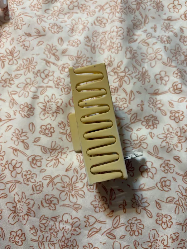 Boutique Hair Clip - Image 4