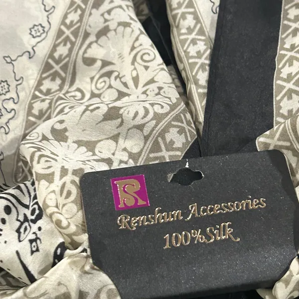 100 % silk Paisley Scarf in Navy & Cream - Image 12