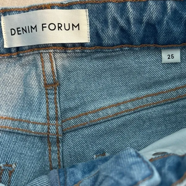 Denim Forum Aritzia Size 25 High Rise Straight Leg Jeans - Image 3