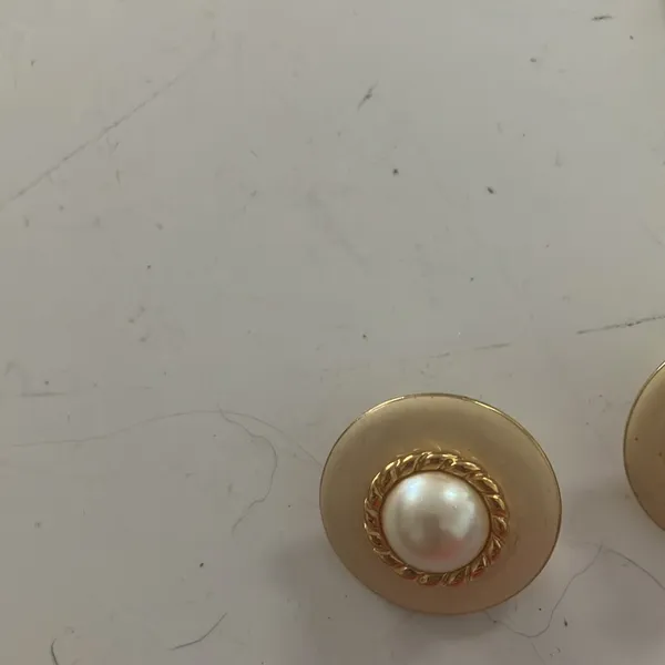FINAL MARKDOWN Classy clip on earrings - Image 2
