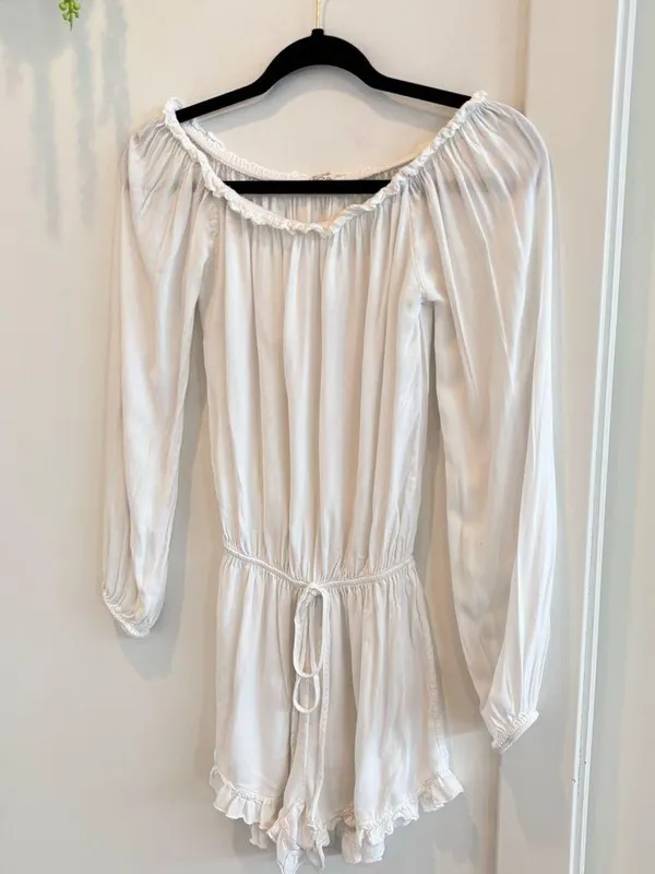 Brandy Melville John Galt White Gabriella Romper Off Shoulder OS Elastic Waist - Image 4