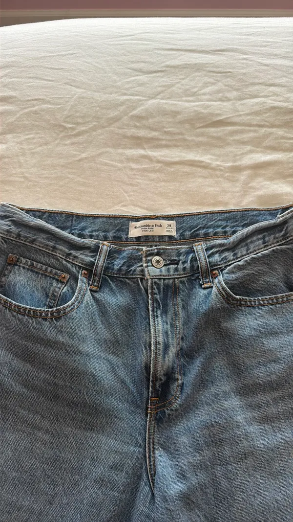 Abercrombie High-Rise Wide-Leg Jeans - Image 2