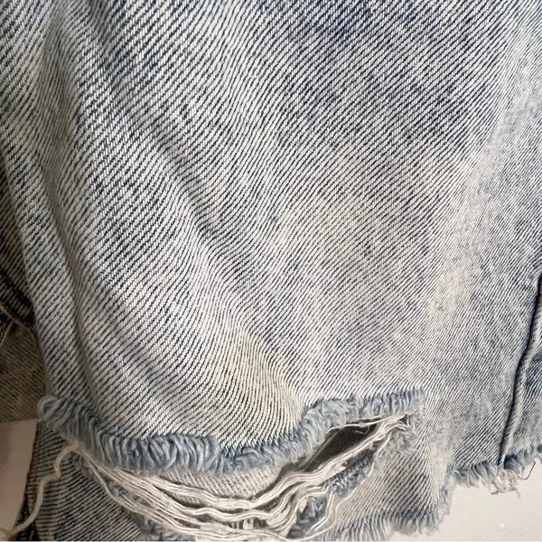 Zara Trafaluc Women's Sz Small Cut Off Denim Mini Skirt Light Acid Wash Distress - Image 8