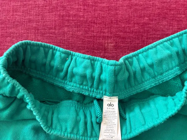 Alo Yoga Green Shorts Very Rare Color  - Image 3