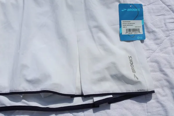 BROOKS Running Skirt Shorts Skort Chaser White Navy Medium M - Image 2