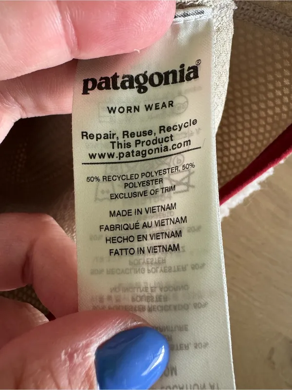 Patagonia Women's Classic Retro-X Fleece Jacket cream red size large - Image 4